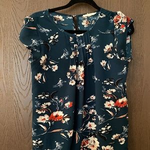 Floral top with tulip sleeves